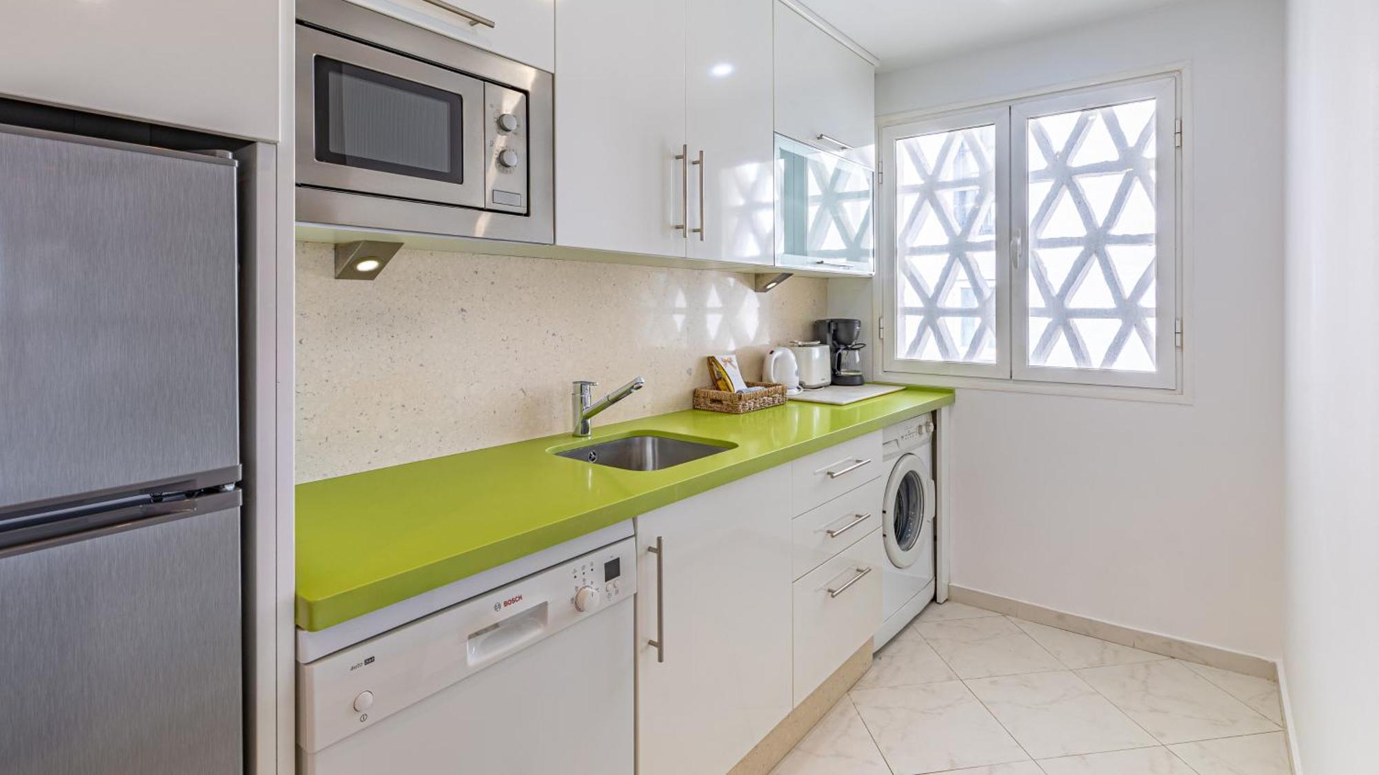 Vacation Marbella I Sea Views, 24-7 Security, Parking, Walk To Everything In Luxurious Puerto Banus Dış mekan fotoğraf